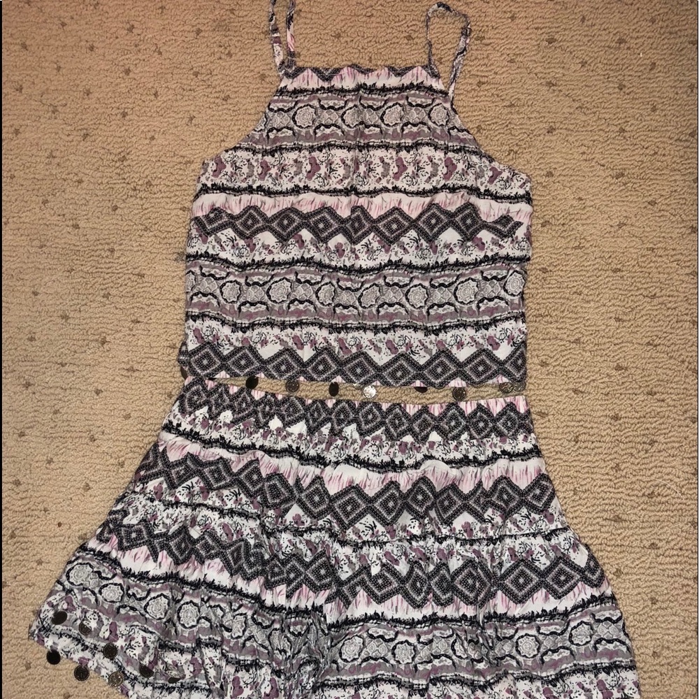 L’ATISTE Two-Piece Set